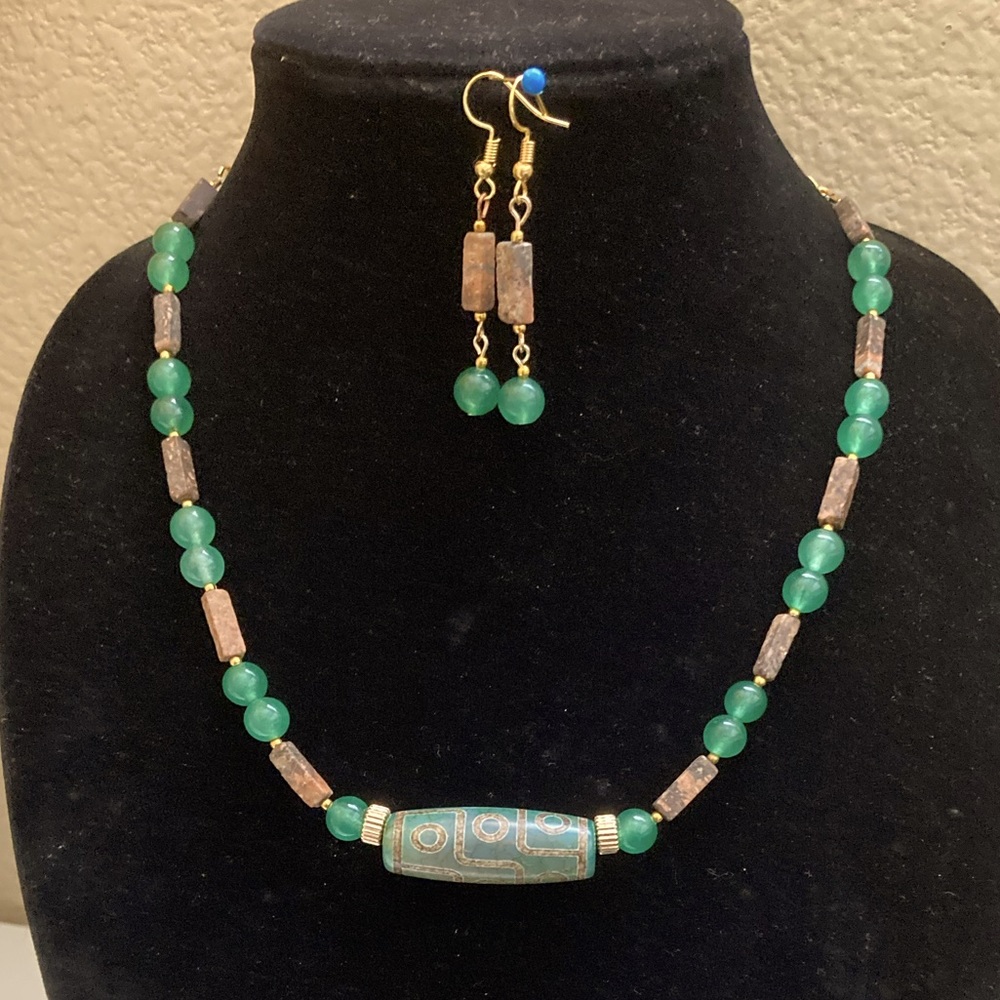 (9) Eye DZI Bead Necklace Set